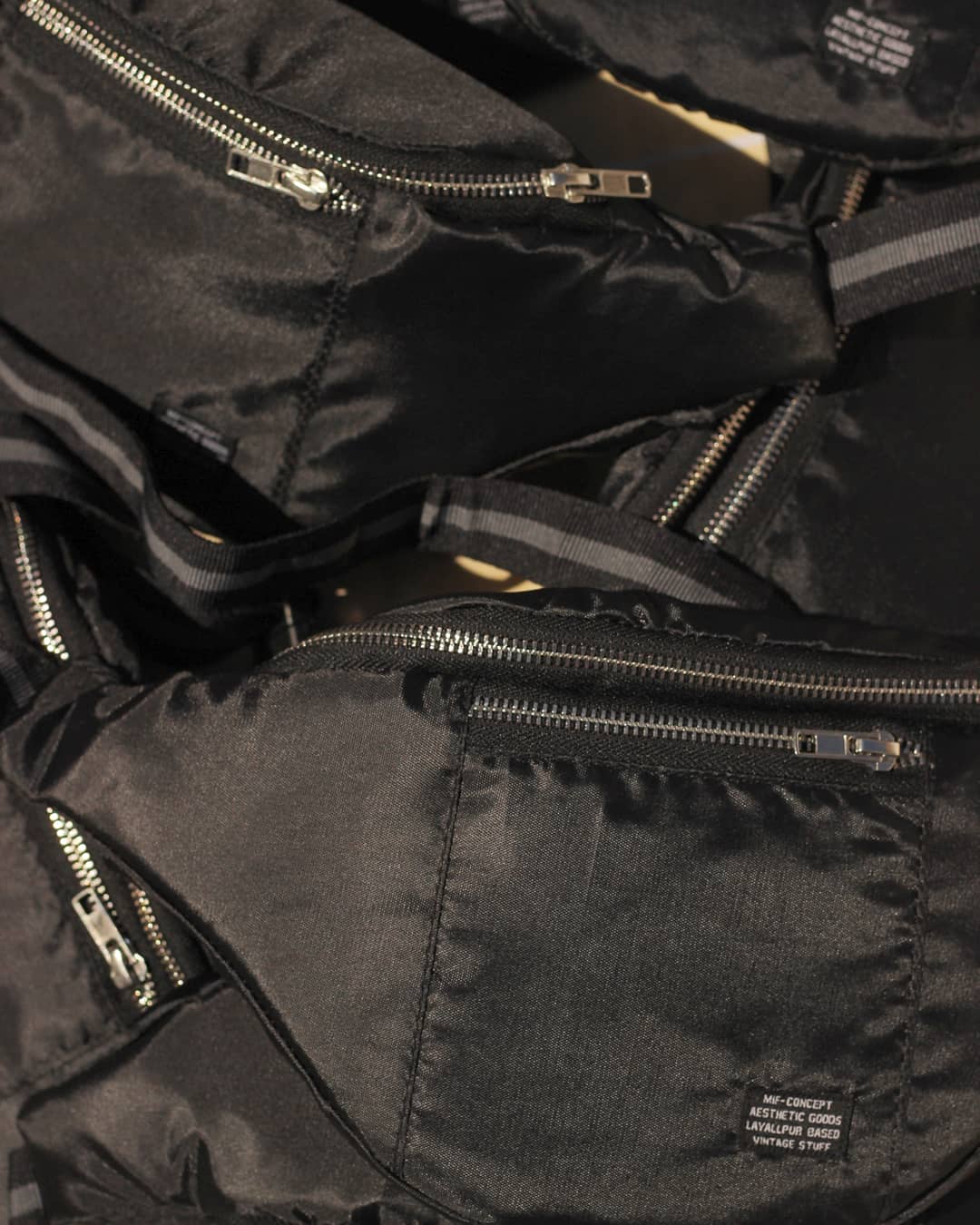 ONYX Fannypack worn crossbody MIF Concept