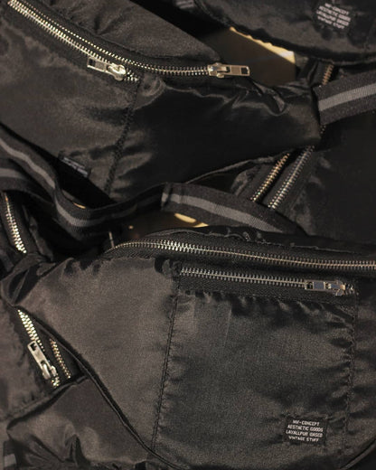 ONYX Fannypack worn crossbody MIF Concept